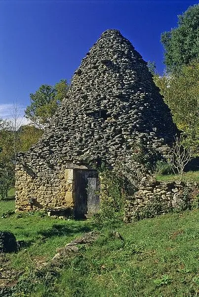 Foto von High Mazers Trockensteinhütte - Dominique Robert REPERANT - © Creative Commons (https://creativecommons.org/licenses/by-sa/4.0/deed.fr)