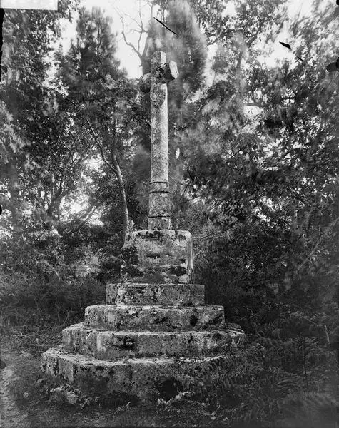 Foto de Croix de Villeranqu - POP Plateforme Ouverte du Patrimoine / Base Mérimée - © Ministère de la Culture (France), Médiathèque du patrimoine et de la photographie, diffusion RMN-GP