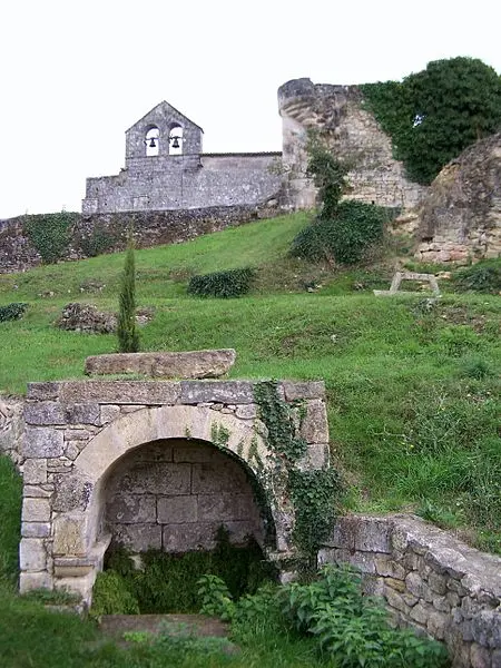 Foto de Saint-Eutrope y la antigua Iglesia Priorato - Henry Salomé - © Creative Commons (https://creativecommons.org/licenses/by-sa/4.0/deed.fr)