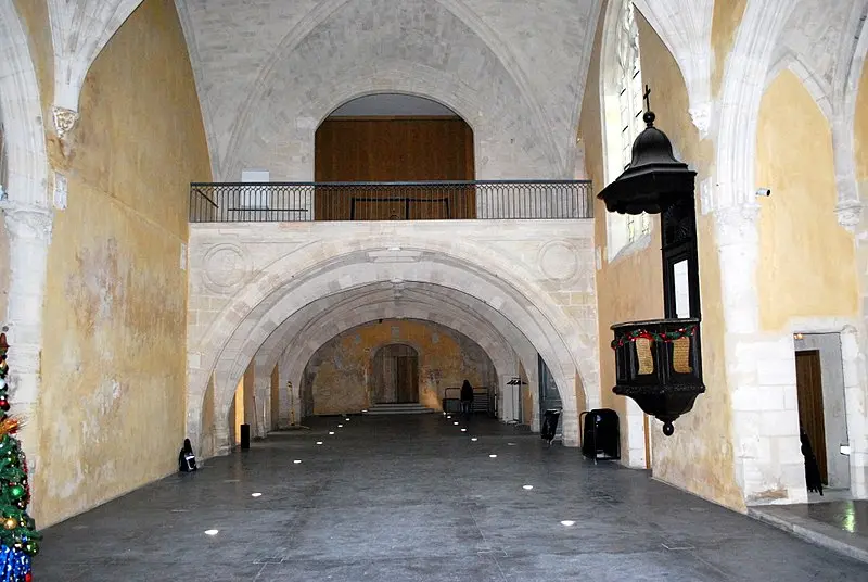 Foto de Ex Convento de Anunciades, conocido como Maison de la Mericorde, actualmente sede de la Dirección Regional de Asuntos Culturales - William Ellison - © Creative Commons (https://creativecommons.org/licenses/by-sa/4.0/deed.fr)