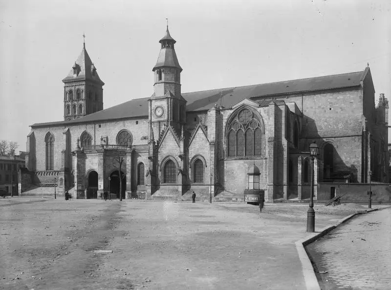 Foto de Iglesia de la Santa Seurina - POP Plateforme Ouverte du Patrimoine / Base Mérimée - © Ministère de la Culture (France), Médiathèque du patrimoine et de la photographie, diffusion RMN-GP
