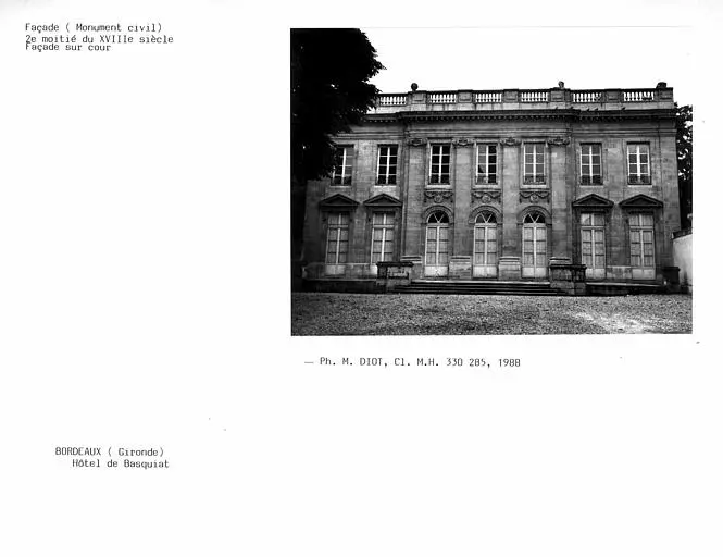 Foto de Basquiat Hotel (set) - POP Plateforme Ouverte du Patrimoine / Base Mérimée - © Ministère de la Culture (France), Médiathèque du patrimoine et de la photographie, Centre de recherches sur les Monuments historiques (CRMH), diffusion GrandPalaisRmn Photo