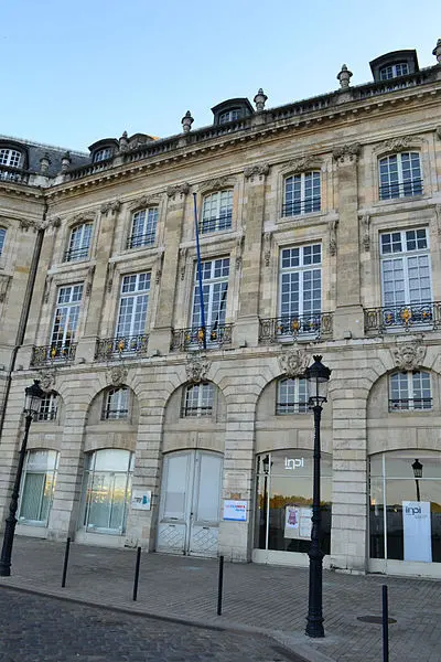 Foto de Edificio - JuliaCasado - © Creative Commons (https://creativecommons.org/licenses/by-sa/4.0/deed.fr)