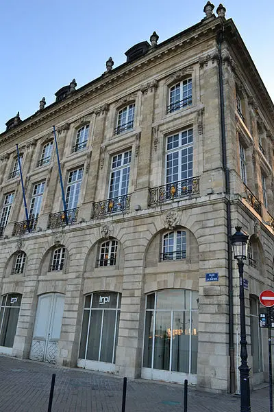 Foto de Edificio - JuliaCasado - © Creative Commons (https://creativecommons.org/licenses/by-sa/4.0/deed.fr)