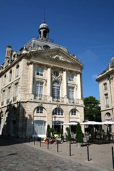 Foto de Edificio - Ophelia2 - © Creative Commons (https://creativecommons.org/licenses/by-sa/4.0/deed.fr)
