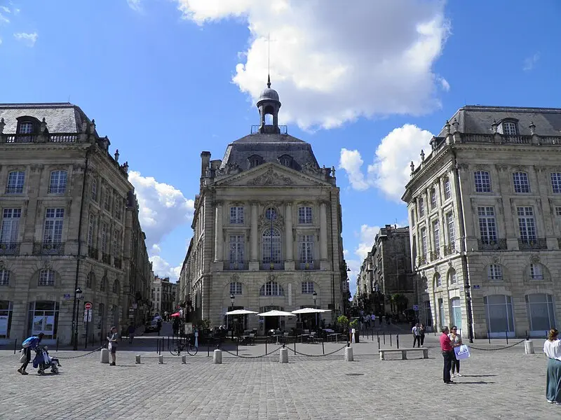 Foto de Edificio - Gzen92 - © Creative Commons (https://creativecommons.org/licenses/by-sa/4.0/deed.fr)