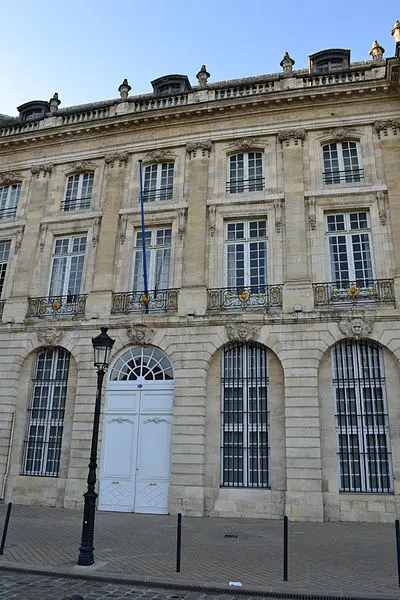 Foto de Edificio - JuliaCasado - © Creative Commons (https://creativecommons.org/licenses/by-sa/4.0/deed.fr)