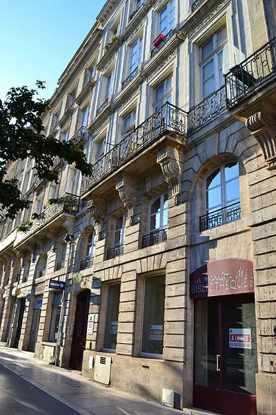 Foto de Edificio - JuliaCasado - © Creative Commons (https://creativecommons.org/licenses/by-sa/4.0/deed.fr)