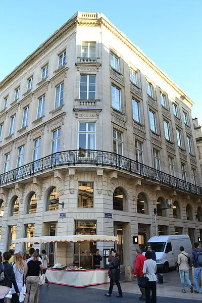 Foto de Edificio - JuliaCasado - © Creative Commons (https://creativecommons.org/licenses/by-sa/4.0/deed.fr)