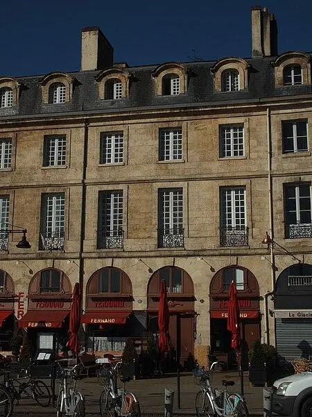 Foto de Edificio - Davitof - © Creative Commons (https://creativecommons.org/licenses/by-sa/4.0/deed.fr)