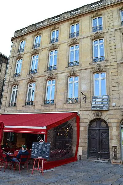 Foto de Edificio - JuliaCasado - © Creative Commons (https://creativecommons.org/licenses/by-sa/4.0/deed.fr)