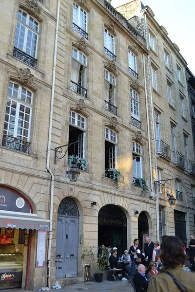 Foto de Edificio - JuliaCasado - © Creative Commons (https://creativecommons.org/licenses/by-sa/4.0/deed.fr)