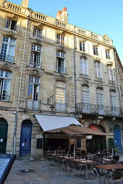 Foto de Edificio - JuliaCasado - © Creative Commons (https://creativecommons.org/licenses/by-sa/4.0/deed.fr)