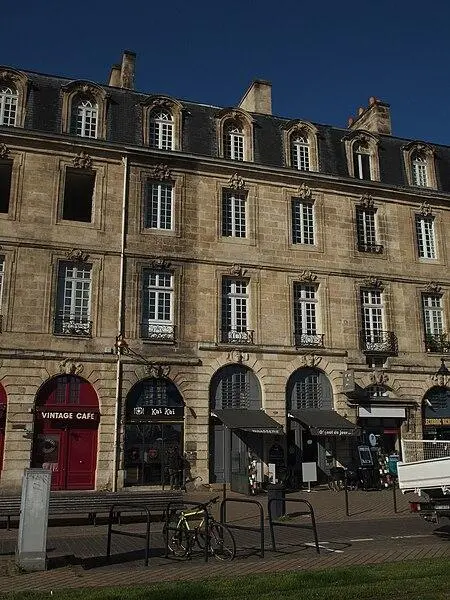 Foto von Gebäude - Davitof - © Creative Commons (https://creativecommons.org/licenses/by-sa/4.0/deed.fr)