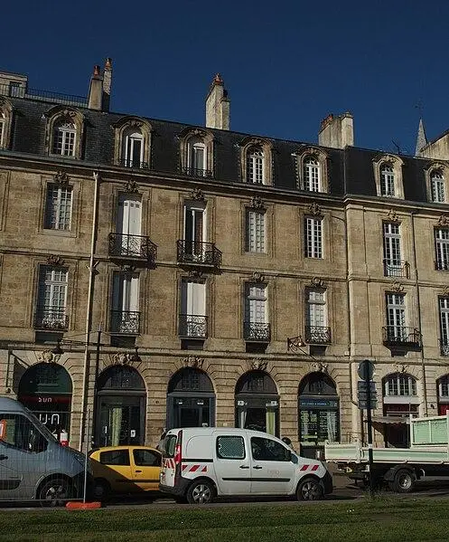 Foto de Edificio - Davitof - © Creative Commons (https://creativecommons.org/licenses/by-sa/4.0/deed.fr)