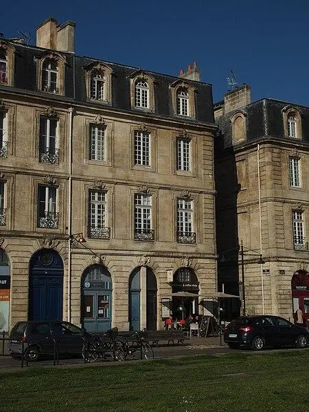 Foto de Edificio - Davitof - © Creative Commons (https://creativecommons.org/licenses/by-sa/4.0/deed.fr)