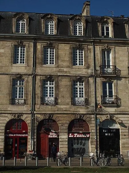 Foto von Gebäude - Davitof - © Creative Commons (https://creativecommons.org/licenses/by-sa/4.0/deed.fr)