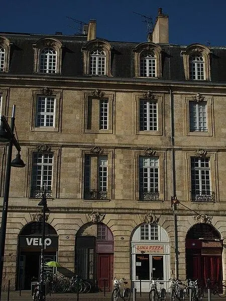 Foto de Edificio - Davitof - © Creative Commons (https://creativecommons.org/licenses/by-sa/4.0/deed.fr)