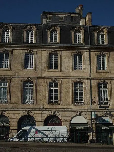 Foto de Edificio - Davitof - © Creative Commons (https://creativecommons.org/licenses/by-sa/4.0/deed.fr)