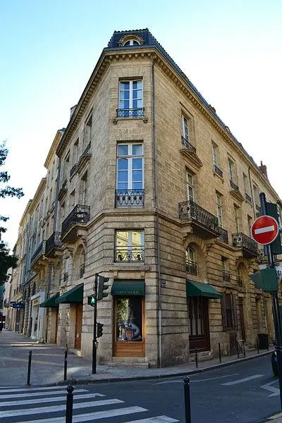 Foto de Edificio - JuliaCasado - © Creative Commons (https://creativecommons.org/licenses/by-sa/4.0/deed.fr)