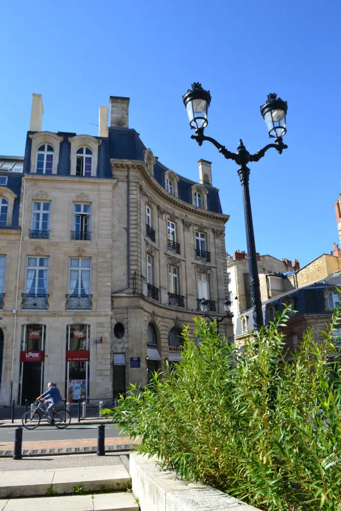 Foto de Edificio - Sous licence Creative Commons (https://creativecommons.org/licenses/by-sa/4.0/deed.fr) - Par JuliaCasado - © Creative Commons (https://creativecommons.org/licenses/by-sa/4.0/deed.fr)