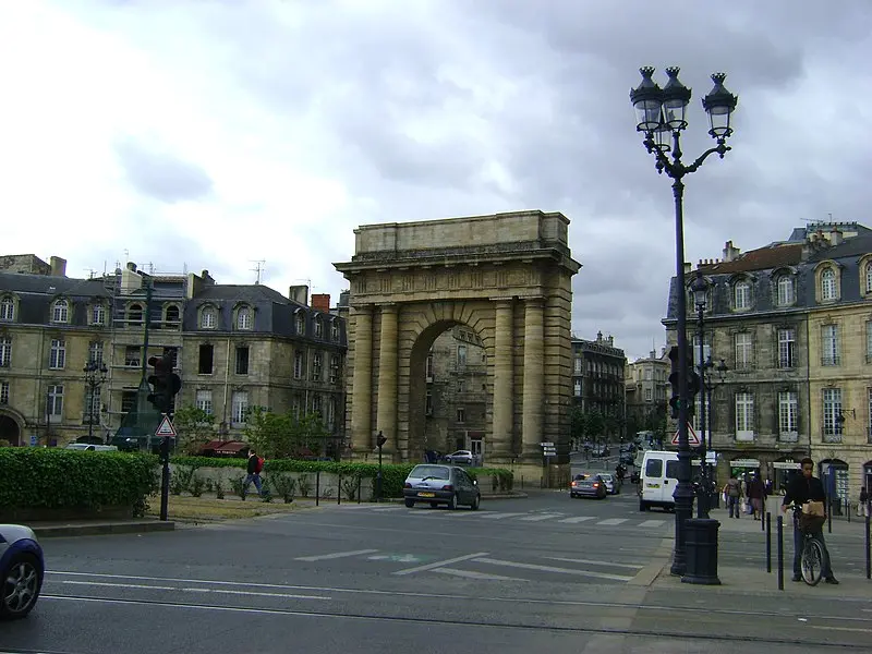 Foto de Puerta burdeos - Guiguilacagouille - © Creative Commons (https://creativecommons.org/licenses/by-sa/4.0/deed.fr)