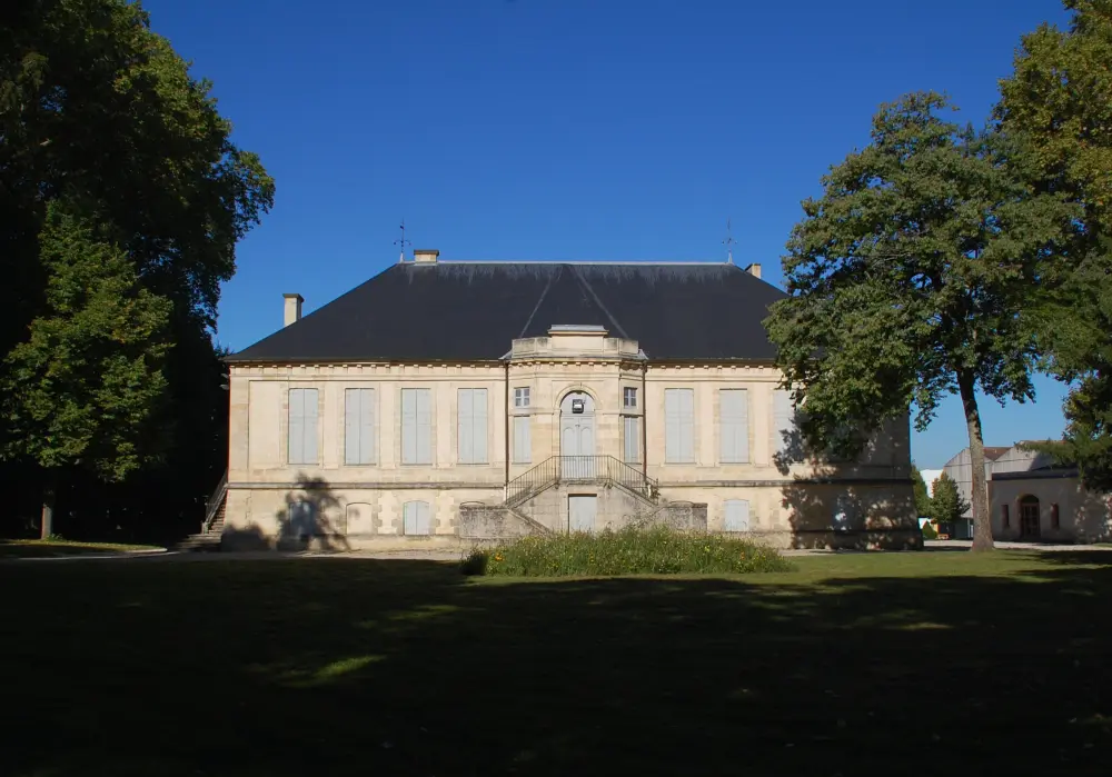 Picture of Treulon Castle - Sous licence Creative Commons (https://creativecommons.org/licenses/by-sa/4.0/deed.fr) - Par PA - © Creative Commons (https://creativecommons.org/licenses/by-sa/4.0/deed.fr)