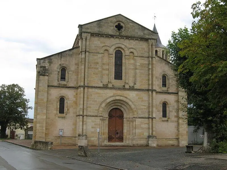 Foto de Iglesia de Saint-Pierre - Unozoe - © Creative Commons (https://creativecommons.org/licenses/by-sa/4.0/deed.fr)