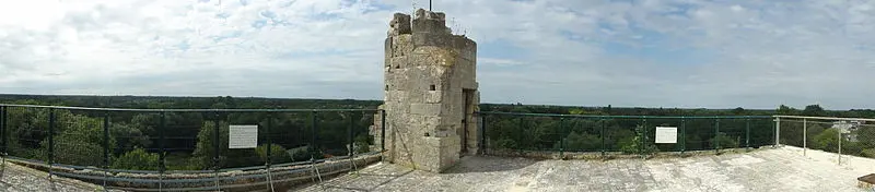 Foto von Altes Feudalschloss - Chatsam - © Creative Commons (https://creativecommons.org/licenses/by-sa/4.0/deed.fr)