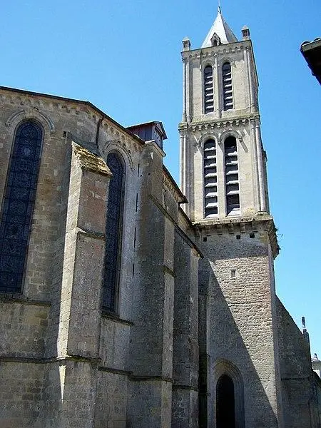 Foto de Iglesia de Saint-Pierre - Henry SALOMÉ - © Creative Commons (https://creativecommons.org/licenses/by-sa/4.0/deed.fr)