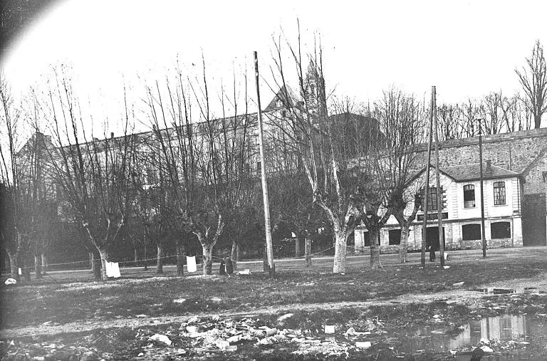Foto de Vestigios del recinto - POP Plateforme Ouverte du Patrimoine / Base Mérimée - © Ministère de la Culture (France), Médiathèque du patrimoine et de la photographie, diffusion RMN-GP
