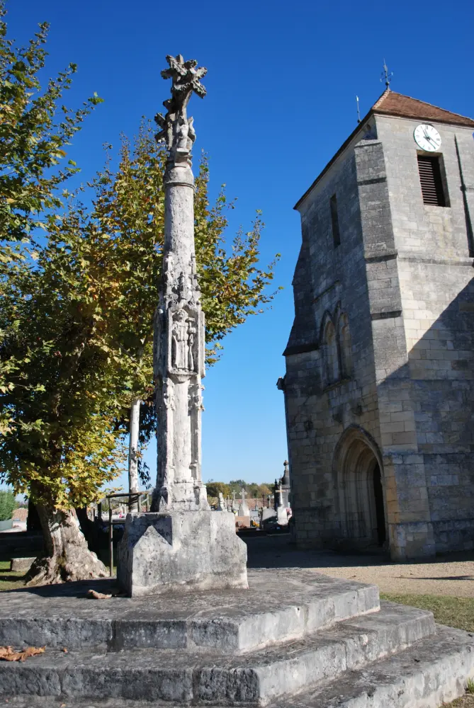 Foto von Friedhofskreuz - Sous licence Creative Commons (https://creativecommons.org/licenses/by-sa/4.0/deed.fr) - Par William Ellison - © Creative Commons (https://creativecommons.org/licenses/by-sa/4.0/deed.fr)