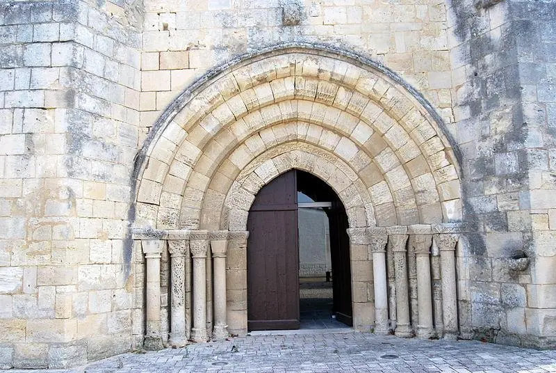 Foto de Iglesia de Saint-Pierre - William Ellison - © Creative Commons (https://creativecommons.org/licenses/by-sa/4.0/deed.fr)