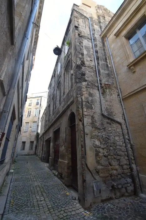 Foto de Casa vieja en Montaigne - POP Plateforme Ouverte du Patrimoine / Base Mérimée - © Ministère de la Culture (France), Médiathèque du patrimoine et de la photographie, diffusion GrandPalaisRmn Photo