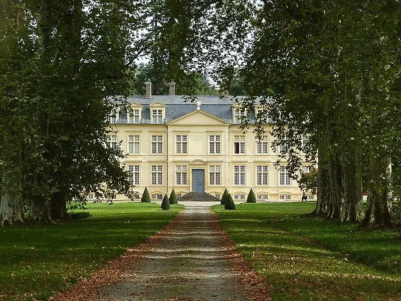 Foto de Castillo de amor - CAC40 - © Creative Commons (https://creativecommons.org/licenses/by-sa/4.0/deed.fr)