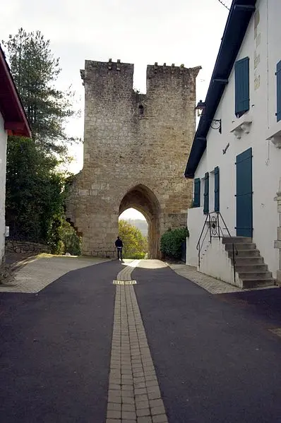 Foto von Stadttür - Traumrune - © Creative Commons (https://creativecommons.org/licenses/by-sa/4.0/deed.fr)