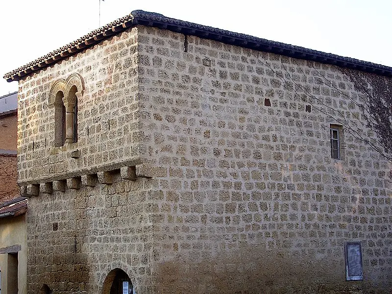 Foto von Romanesque Haus - Auteur inconnu - © Creative Commons (https://creativecommons.org/licenses/by-sa/4.0/deed.fr)