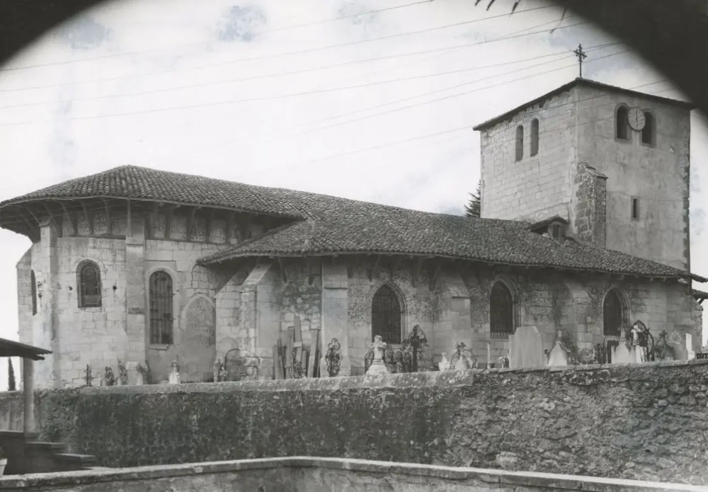 Foto von Saint-Pierre Kirche - POP Plateforme Ouverte du Patrimoine / Base Mérimée - © Ministère de la Culture (France), Médiathèque du patrimoine et de la photographie, tous droits réservés