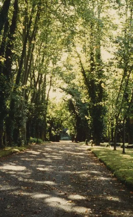 Picture of Sarrat estate - POP Plateforme Ouverte du Patrimoine / Base Mérimée - © Ministère de la Culture (France), Médiathèque du patrimoine et de la photographie, tous droits réservés