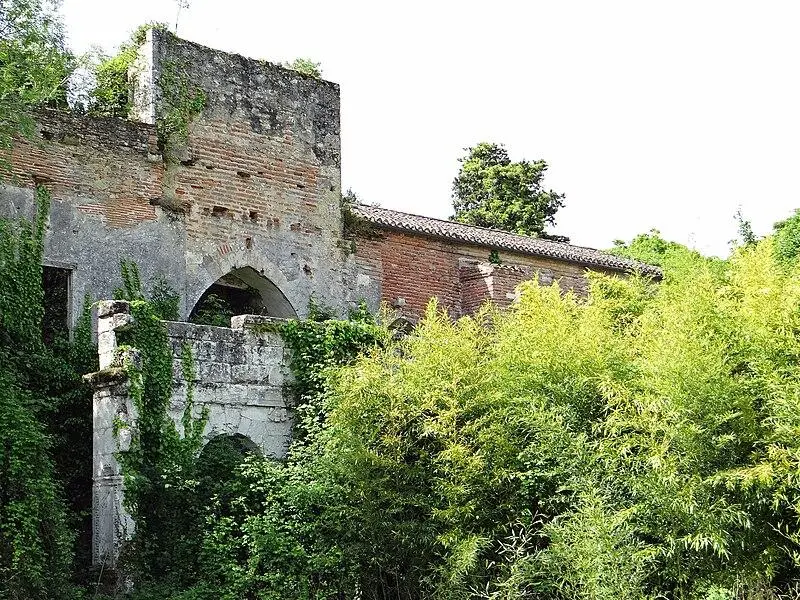 Foto di Ex priorato del paravis - MOSSOT - © Creative Commons (https://creativecommons.org/licenses/by-sa/4.0/deed.fr)