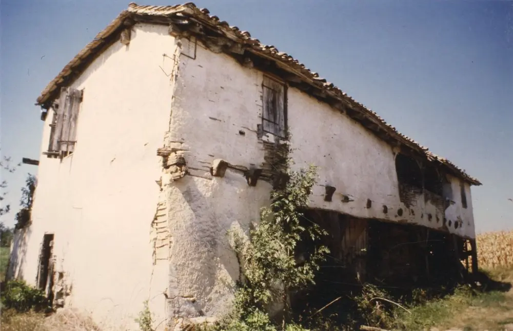 Picture of Lonzaygues beam stacking house - POP Plateforme Ouverte du Patrimoine / Base Mérimée - © Ministère de la Culture (France), Médiathèque du patrimoine et de la photographie, Tous droits réservés 