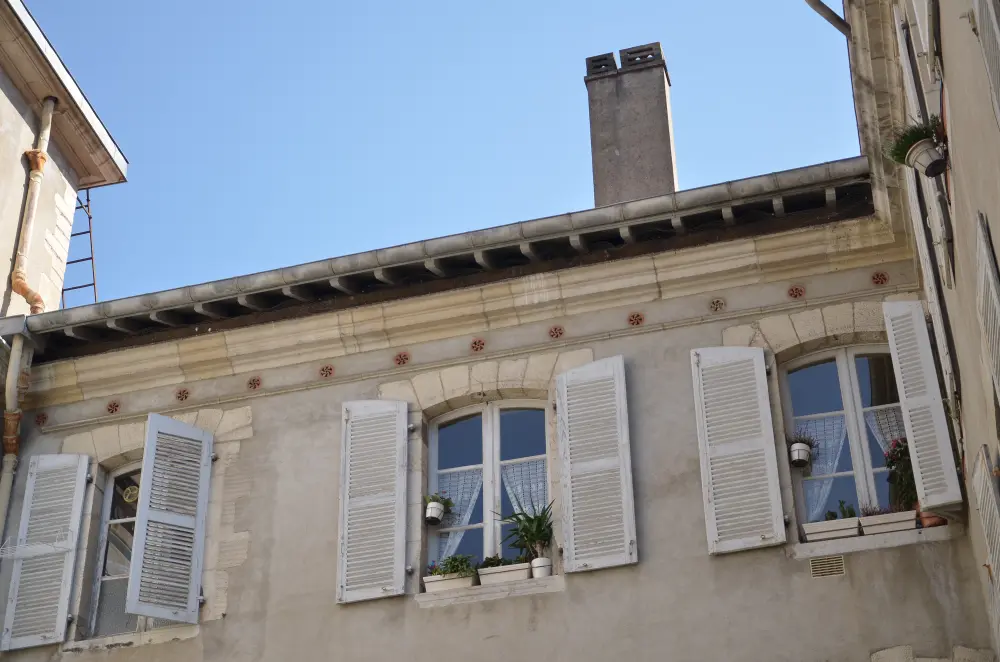 Foto di Edificio - Sous licence Creative Commons (https://creativecommons.org/licenses/by-sa/4.0/deed.fr) - Par Laurentb64 - © Creative Commons (https://creativecommons.org/licenses/by-sa/4.0/deed.fr)