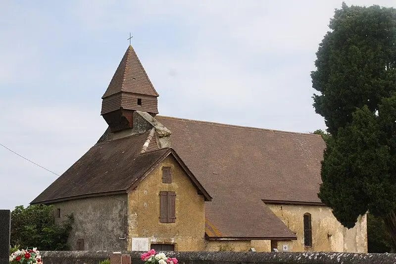 Picture of Saint-Martin Church and cemetery portal - Mj.galais - © Creative Commons (https://creativecommons.org/licenses/by-sa/4.0/deed.fr)
