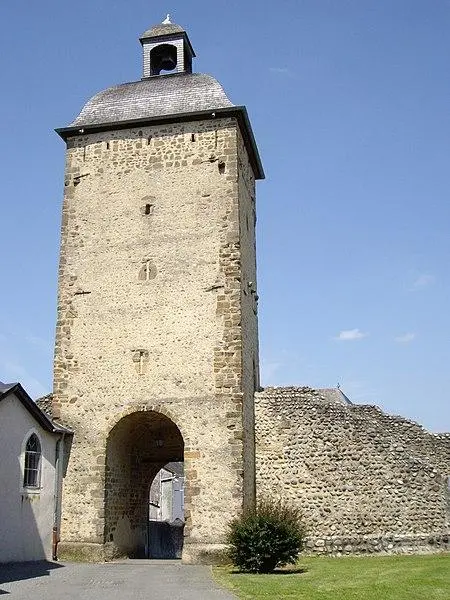 Foto von Alte Tour durch Pontacq und Überreste der angrenzenden Wälle - Florent Pécassou - © Creative Commons (https://creativecommons.org/licenses/by-sa/4.0/deed.fr)