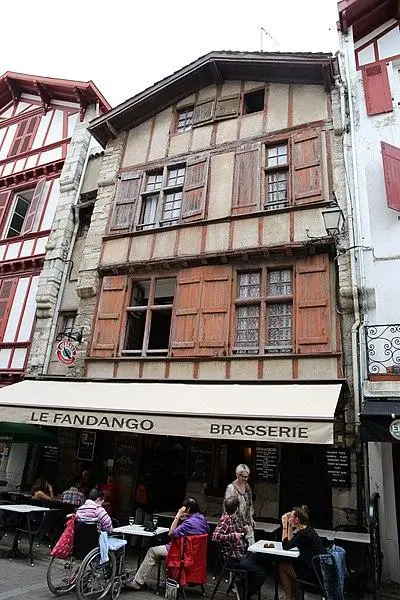 Photo de Maison dite des Pigeons blancs - Asp. - © Creative Commons (https://creativecommons.org/licenses/by-sa/4.0/deed.fr)