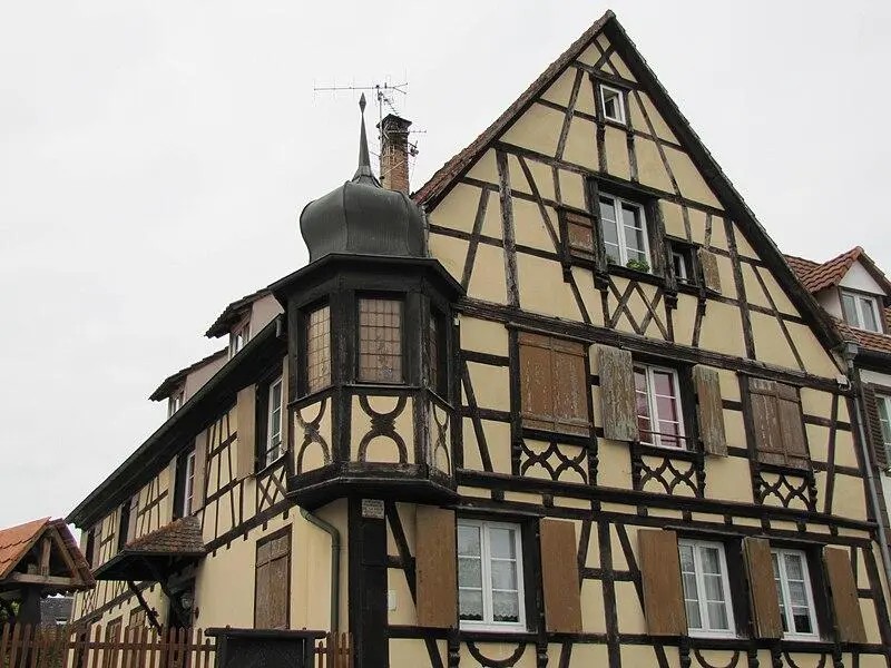 Foto von Ehemalige Apotheke des Fürsten Hof - © Ralph Hammann - Wikimedia Commons - © Creative Commons (https://creativecommons.org/licenses/by-sa/4.0/deed.fr)