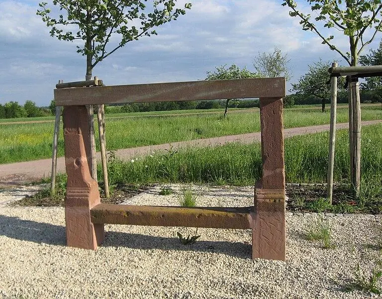 Foto von Banc-Reposoir sagt die Bank des Königs von Rom - Rudolf Wild - © Creative Commons (https://creativecommons.org/licenses/by-sa/4.0/deed.fr)