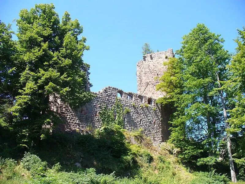 Foto von Überreste der Landsberg -Burg - User Torschti on de.wikipedia - © Creative Commons (https://creativecommons.org/licenses/by-sa/4.0/deed.fr)