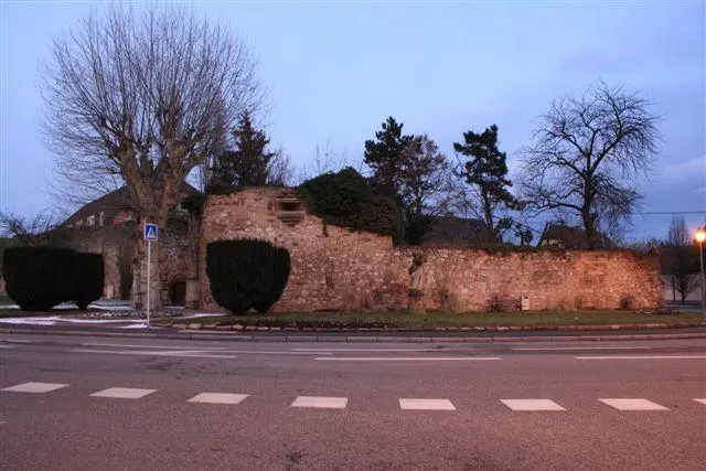 Foto von Mittelalterlicher Sprecher der Stadt (Spuren der Mauer) - Lutz Fischer-Lamprecht - © Creative Commons (https://creativecommons.org/licenses/by-sa/4.0/deed.fr)