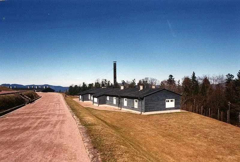 Picture of Former Natzweiler-Struthof concentrationnaire camp, currently deportee museum - Auteur inconnu - © Creative Commons (https://creativecommons.org/licenses/by-sa/4.0/deed.fr)